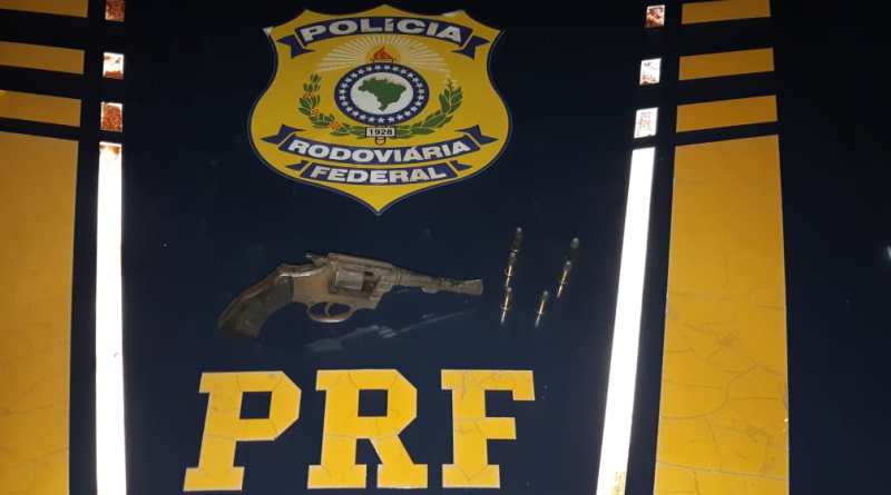 PRF apreende arma de fogo na BR-163, em Sinop-MT 1