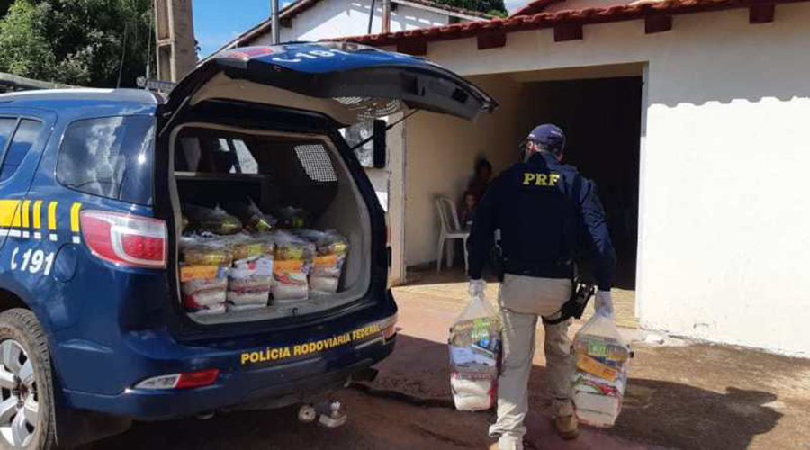 Em meio à pandemia, PRF em Barra do Garças ajuda famílias afetadas pela quarentena 1