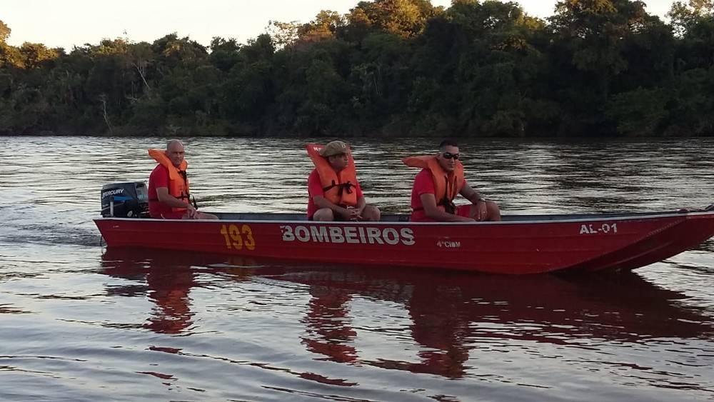 Corpo de garoto de 19 anos que se afogou no Rio das Mortes foi localizado pelos bombeiros 1