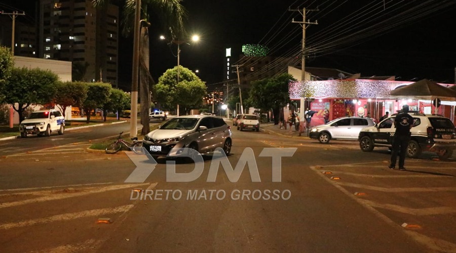 Mulher em bicicleta é atropelada por carro na avenida Brasil 1