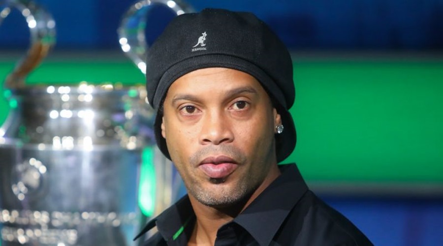 Após dois meses afastado das redes sociais Ronaldinho volta ao Twitter e dá boa sorte a magnata árabe 1