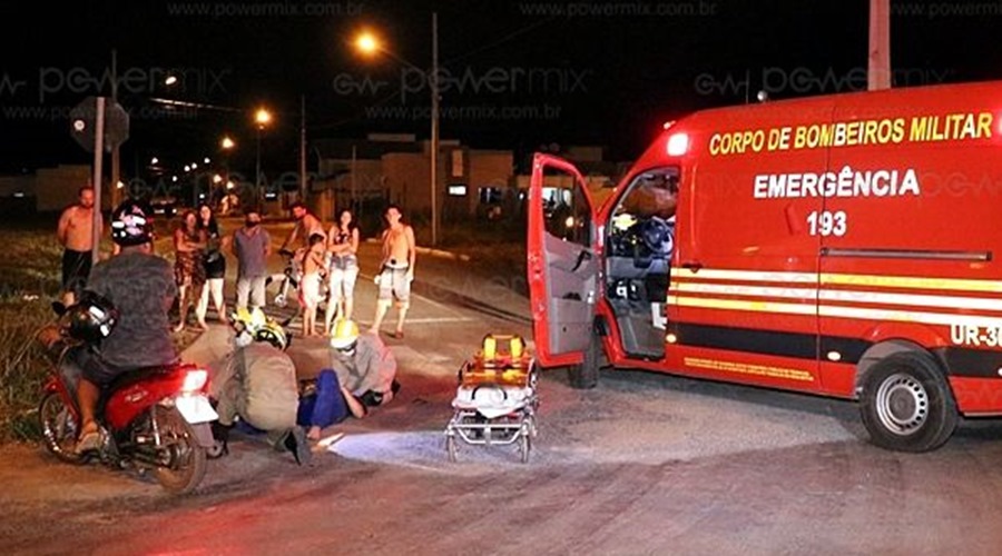 Dupla em moto tenta matar dois homens a tiros e na fuga um deles fratura a perna em acidente 1