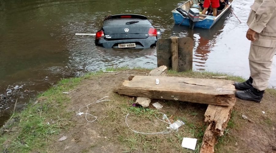 Motorista morre ao perder o controle de veículo e cair no rio das Mortes 1