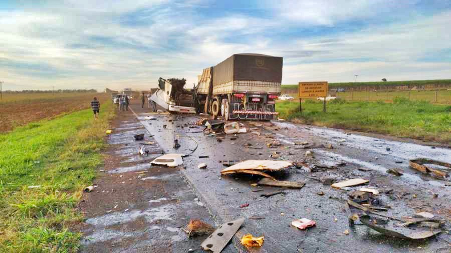 Carreteiro morador de Rondonópolis morre em um grave acidente envolvendo duas carretas em Nova Andradina MS 1