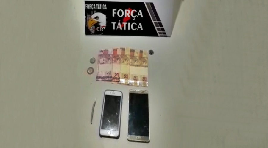 Com cigarro de maconha no bolso motoqueiro faz manobras perigosas para fugir da polícia mas acaba preso 1