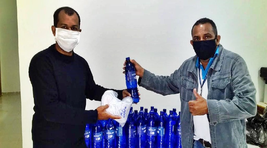 Seduc finaliza entrega de mais de 8.800 máscaras de uso individual e 2.600 litros de álcool em todo o Estado 1