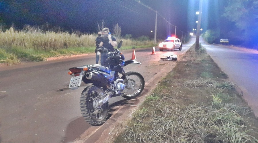 Jovem de 22 anos morre após colidir com moto em poste de iluminação pública no interior de MT 1