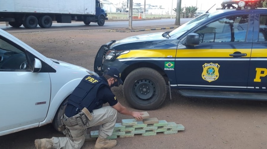 Casal é preso pela PRF transportando droga em Primavera do Leste/MT 1