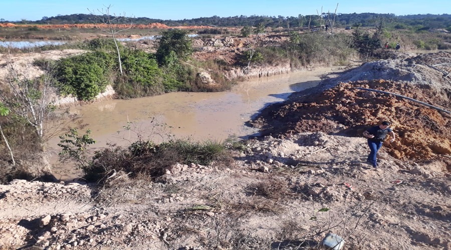 Operação fecha áreas de extração ilegal de ouro em distrito de Peixoto de Azevedo 1