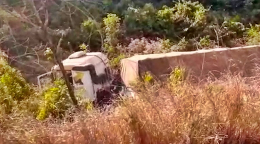 Moradora de Sorriso morre em acidente envolvendo carreta e Fiat Pálio na BR 163 1