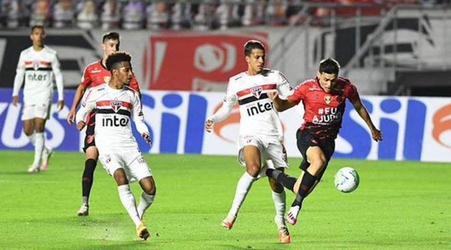 Luciano marca de novo, e São Paulo vence Athletico-PR no Morumbi 1