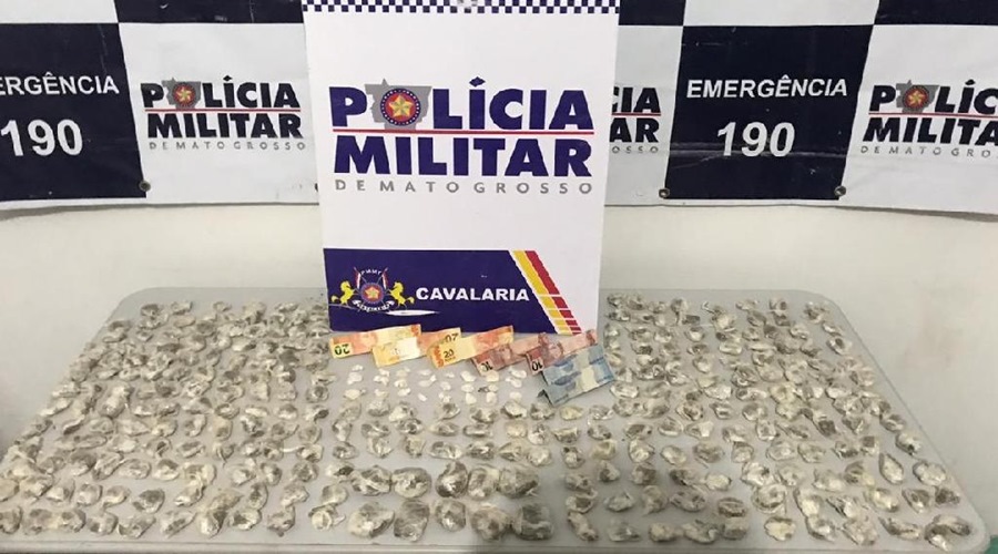 Cavalaria tira de circulação 286 porções de droga durante ronda em bairro de Cuiabá 1