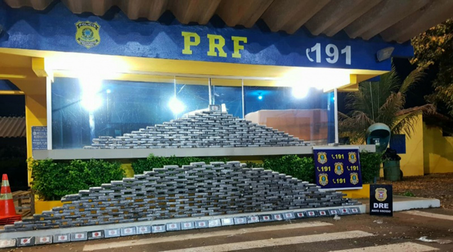 PRF e DRE apreendem aproximadamente 514kg de Cloridrato de Cocaína em Barra do Garças/MT 1