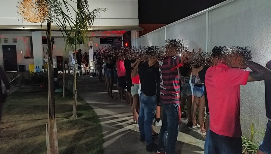 Moradores denunciam e PM encontra adolescentes consumindo bebida alcoólica em festa 1