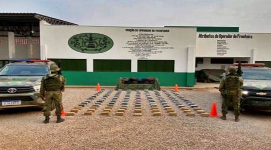 Gefron troca tiros com bandidos e apreende R$ 4,7 mi em cocaína 1