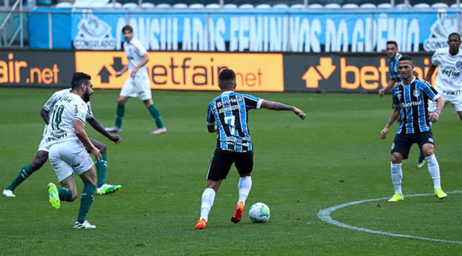 Grêmio empata no final e impede ascensão do Palmeiras 1