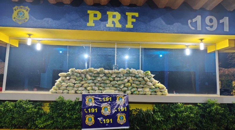 PRF retira de circulação 136kg de maconha em Barra do Garças/MT 1