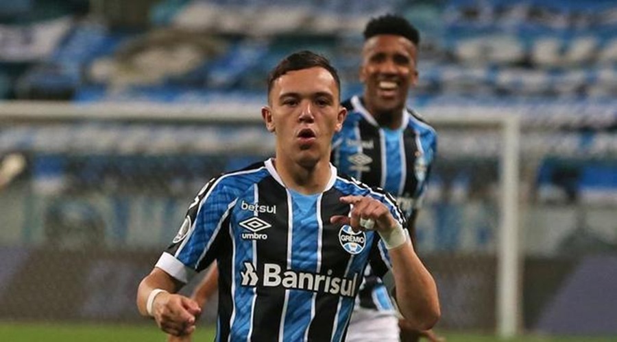 Pepê brilha de novo, Grêmio vence e vai às 8ªs graças a tropeço do Inter 1