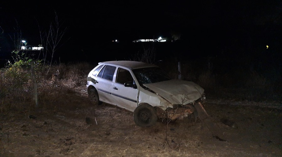 Motorista perde o controle de veículo na Rodovia do Peixe capota e fica gravemente ferido 1