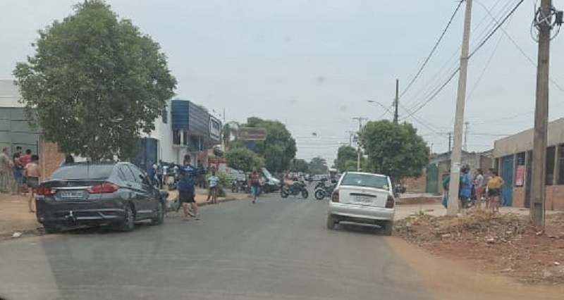 Assaltantes reagem a abordagem da Força Tática durante assalto; um morre e outro fica ferido em Rondonópolis 1