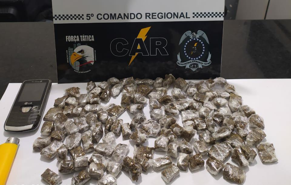 CAR prende suspeito com mais de 100 papelotes de maconha no bolso e na cueca 1