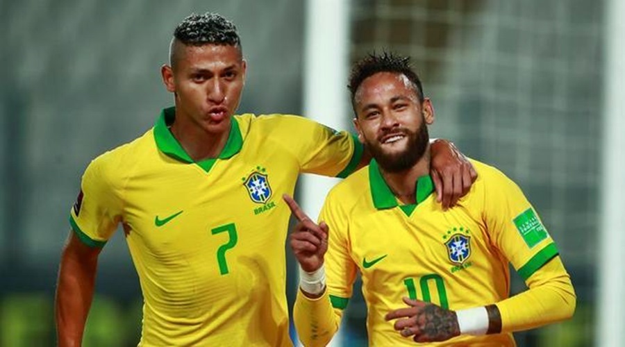 Neymar faz três, passa Ronaldo, e Brasil vence o Peru por 4 a 2 1