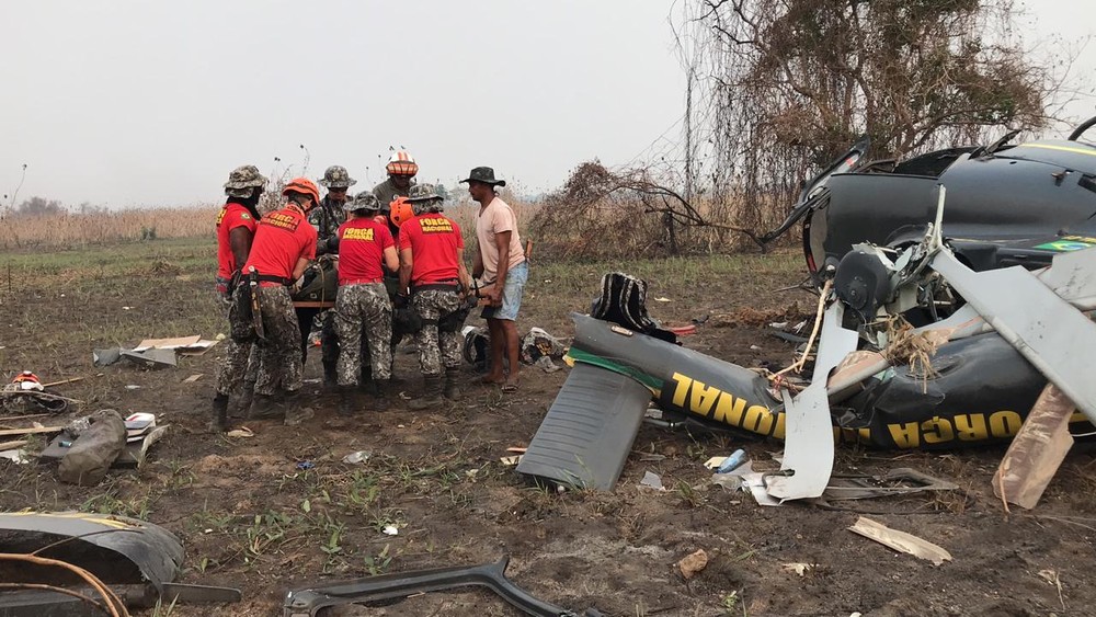 Helicóptero da Força Nacional perde o controle e cai durante combate à incêndio no Pantanal; três ficam feridos 1