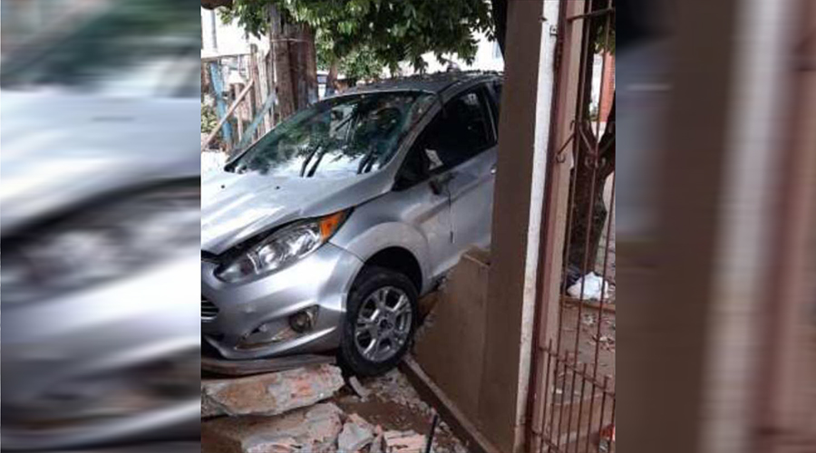 SORRISO: Carro desgovernado derruba muro de casa e atinge criança de 06 anos 1