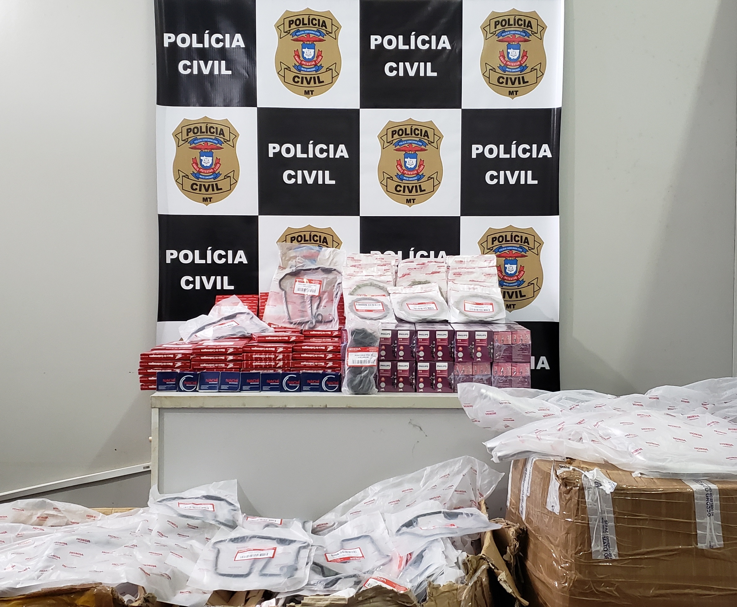 Polícia Civil apreende aproximadamente 30 mil peças falsificadas para motocicletas na Capital 1