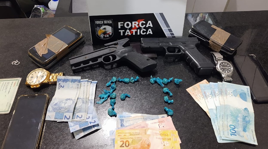 Força Tática prende suspeitos de tráfico e apreende simulacros de arma de fogo 1