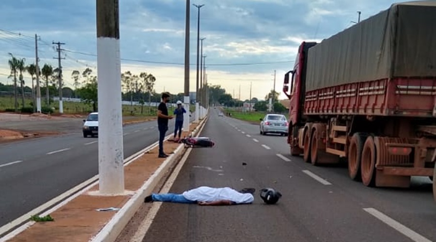 Motociclista morre após perder o controle da moto e colidir em poste na Avenida dos Estudantes em ROO 1