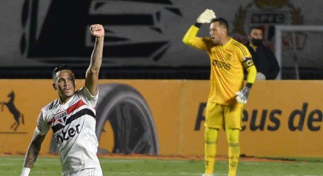 Virou freguês! São Paulo volta a bater o Flamengo e se classifica 1