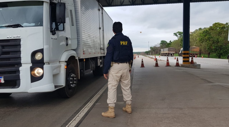 PRF prende motorista de caminhão dirigindo embriagado, em Cuiabá/MT 1