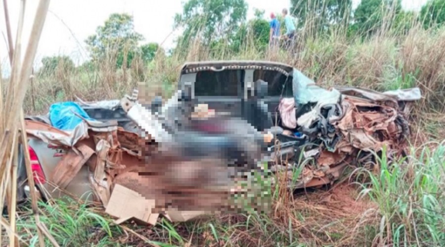 Colisão de Hilux e carreta tira a vida de pai e filha no interior de MT 1