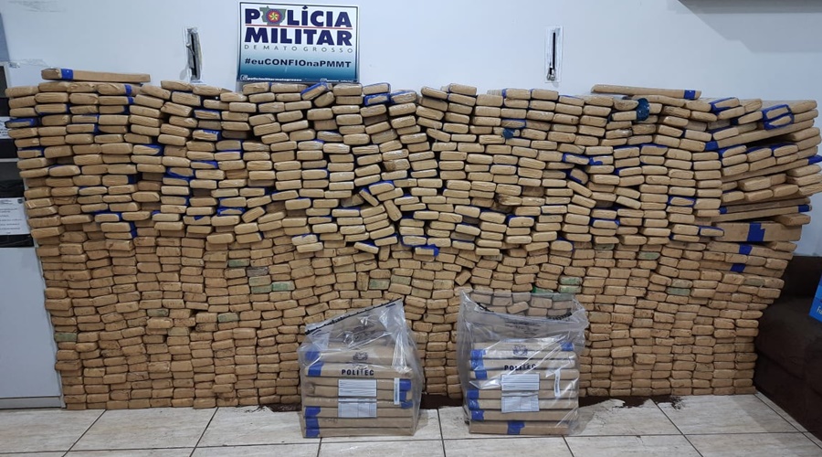 PM de Alto Taquari apreende mais de 1.300 Kg de maconha em uma caminhonete abandonada na Rodovia 1