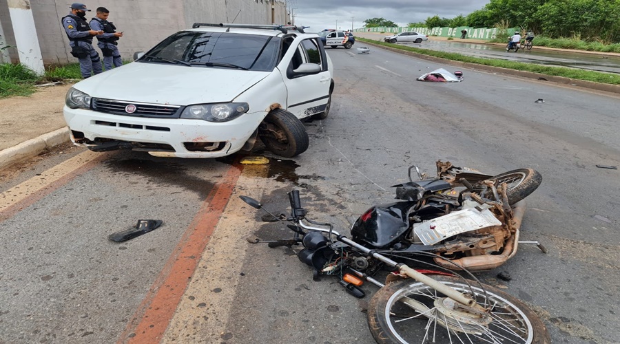 Mulheres são atropeladas por dois carros ao atravessarem avenida por canteiro, uma morre e a outra fica gravemente ferida 1