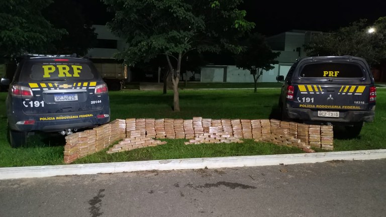 PRF apreende 360 Kg de Pasta Base de Cocaína em Nova Mutum/MT 1