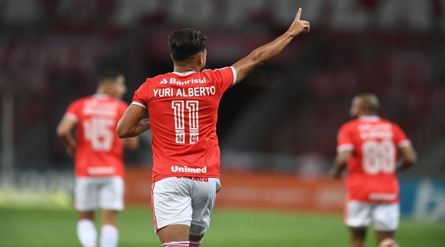 Internacional vence sexta seguida e fica a um ponto do líder São Paulo 1