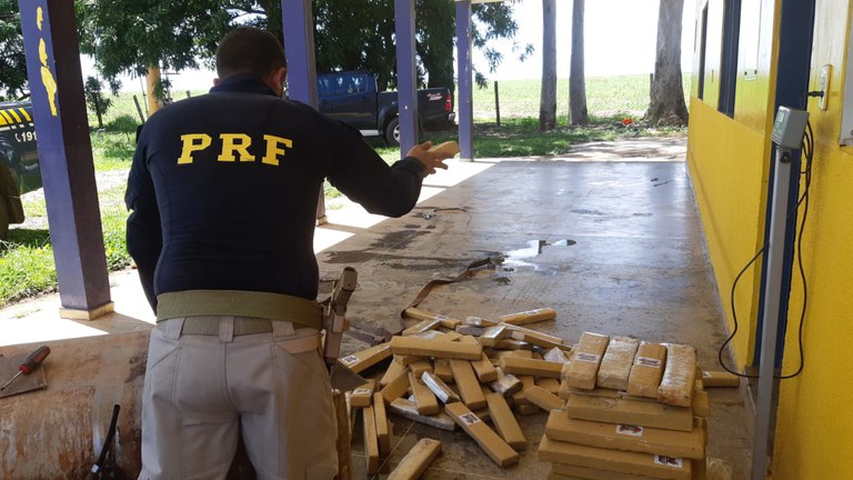 PRF em Campo Verde/MT apreende mais de 201 Kg de Maconha 1