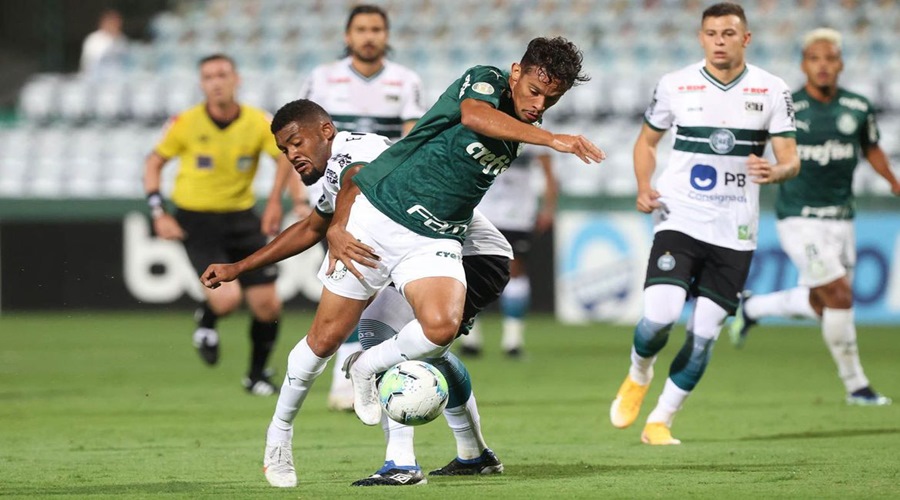 Mesmo rebaixado, Coritiba derrota Palmeiras 1