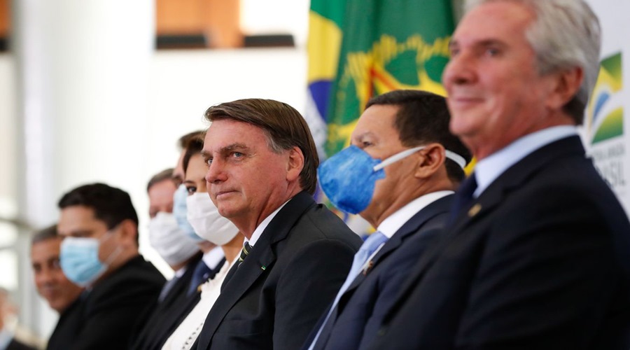 Governo negocia novo auxílio aos informais, afirma Bolsonaro 1