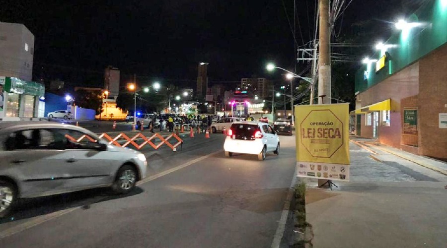 Durante Operação Lei Seca uma pessoa é detida por embriaguez e 16 veículos são removidos 1