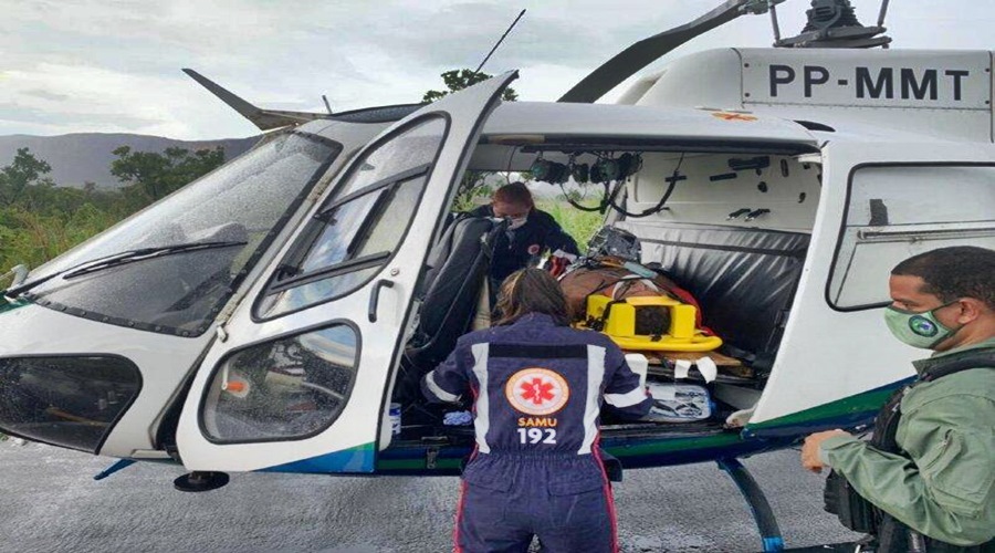 S10 capota na estrada do Manso e cinco pessoas ficam feridas; helicóptero do Ciopaer é usado no resgate 1