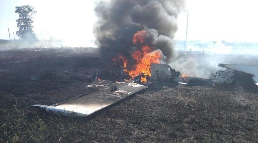 Um casal morreu carbonizado após a queda de uma aeronave em MT; outras duas pessoas estão em estado grave 1