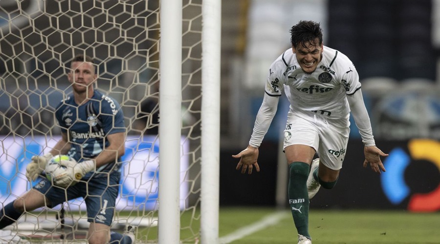 Gómez garante vitória de Palmeiras sobre Grêmio 1