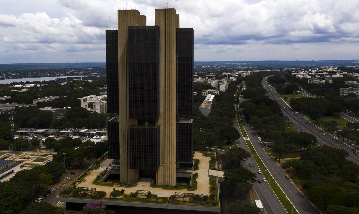 Divergências com Banco Central marcam 100 primeiros dias de governo 1