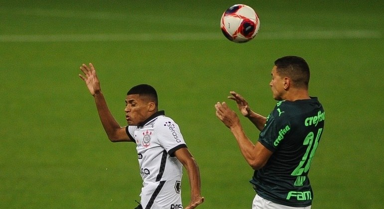 Palmeiras faz 2 a 0, mas Corinthians reage e busca empate no clássico 1