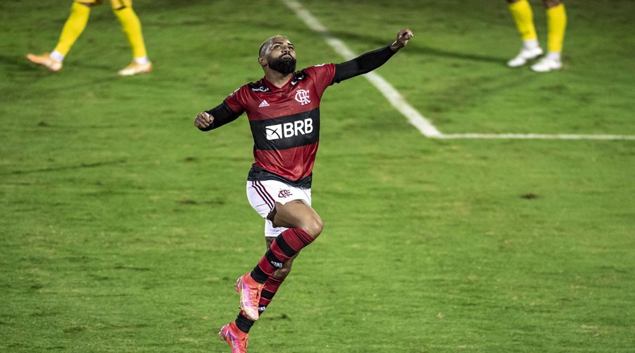 Gabigol brilha e Flamengo goleia Madureira por 5 a 1 no Carioca 1