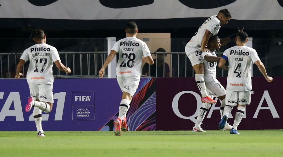 Santos se recupera e vence a primeira na fase de grupos 1