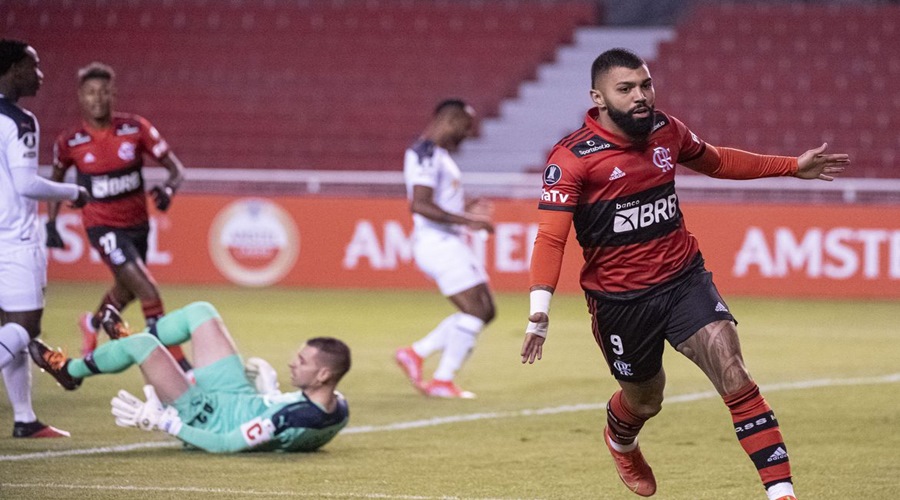 Com dois gols de Gabriel, Flamengo vence LDU em Quito 1